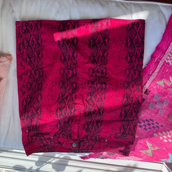 DKNY Turtleneck Sweater Long-Sleeves Knit Top, Black w/ Silver Stripes Sz. XS - Picture 7 of 10